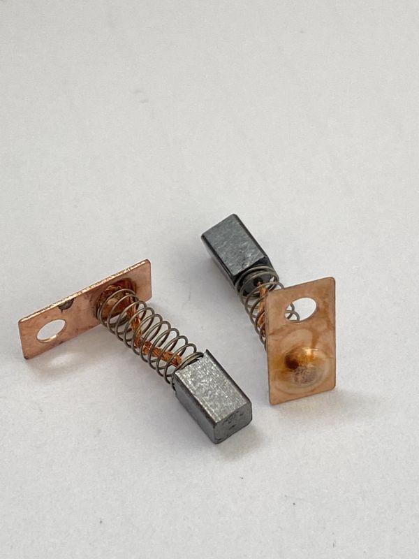 Вугільні щітки для ручки Strong 102 розмір 3*3 мм, комплект 2 шт ( Корея)