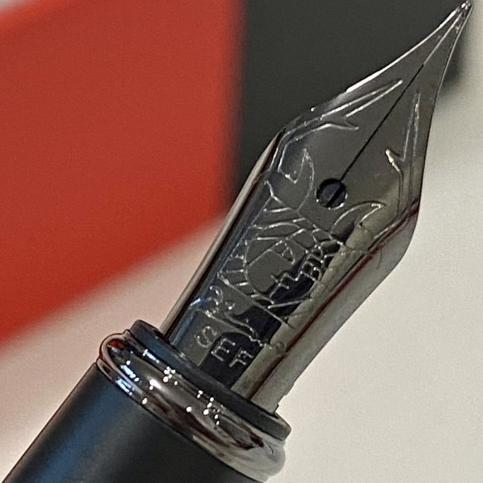 Пір'яна ручка Picasso Art Collection — Чорна Матова (Black Matte & Gunmetal)