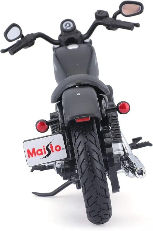 Масштабна модель мотоцикла Maisto Harley-Davidson 2014 Sportster Iron 883 (1:12)