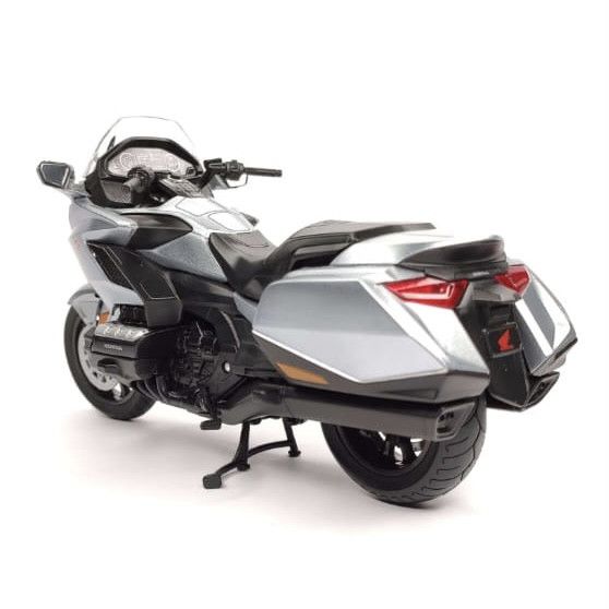 Коллекционная модель мотоцикла Honda Goldwing (Welly) - Масштаб 1:12