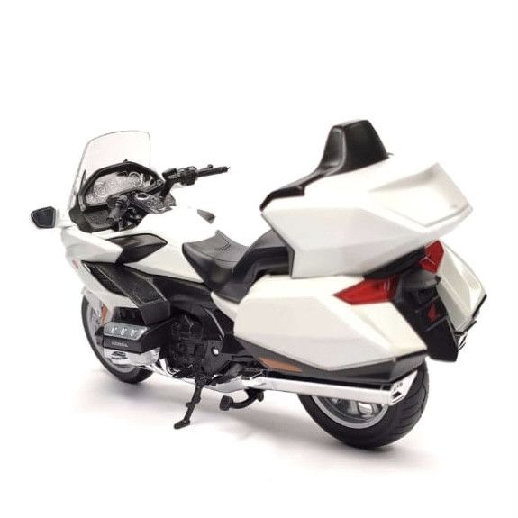 Коллекционная модель мотоцикла Honda Gold Wing - Масштаб 1:12 (Welly) цвет белый